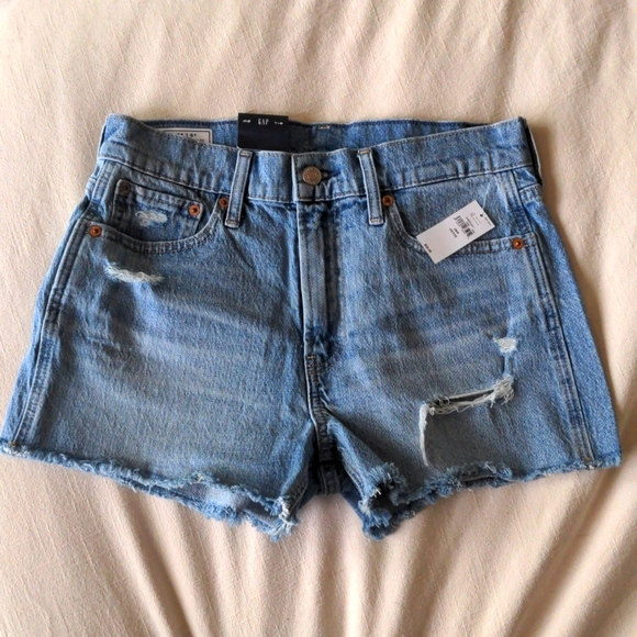 GAP Denim/Jean Shorts - Never Worn - Picture 1 of 3